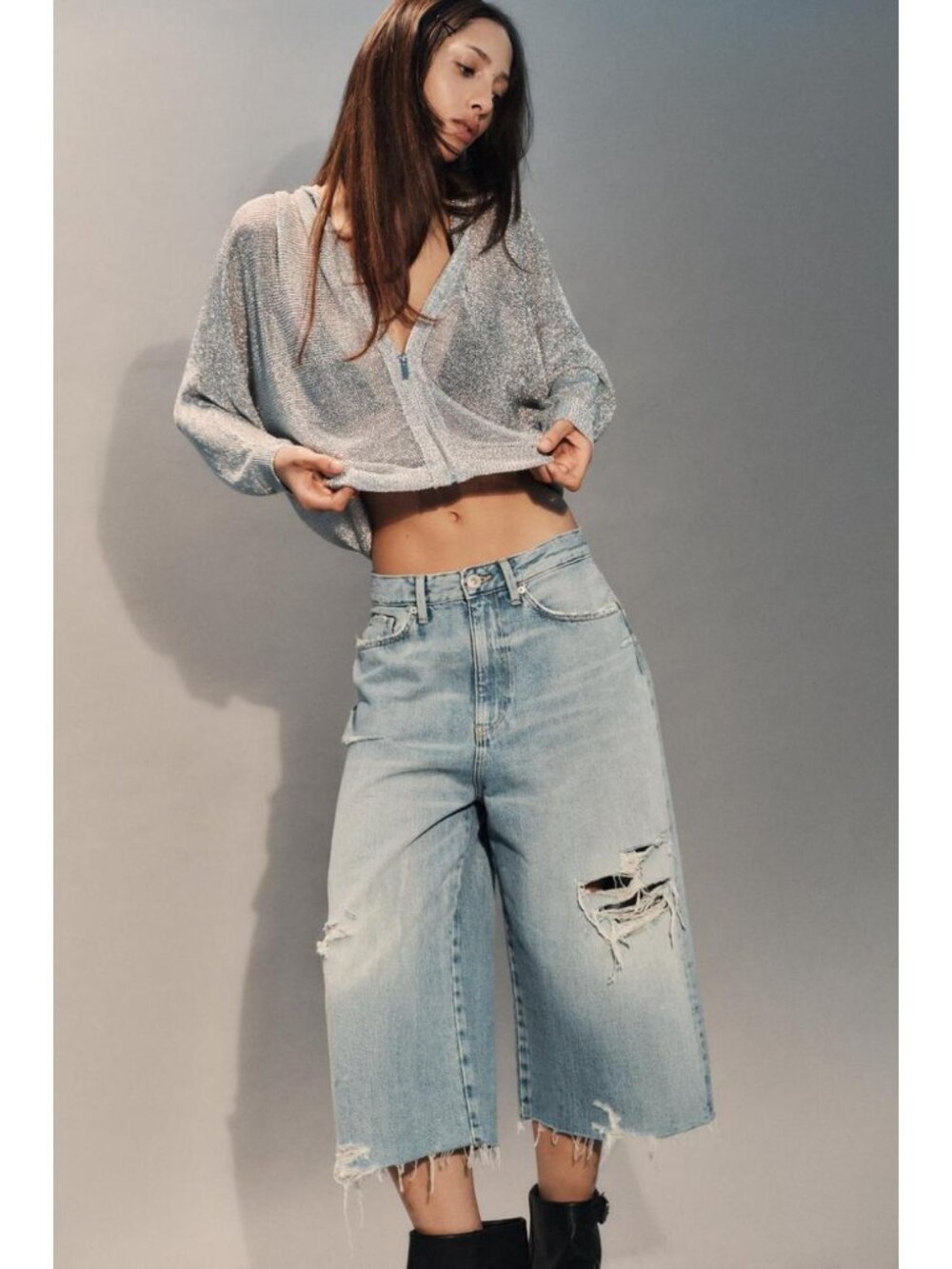 ZARA TRF RIPPED MID-RISE DENIM JORTS - Picture 3 of 8